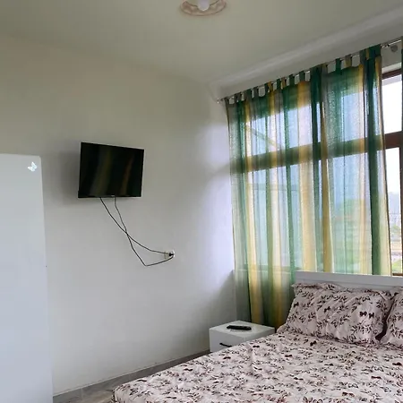 Mert Jacellari Kır Evi *